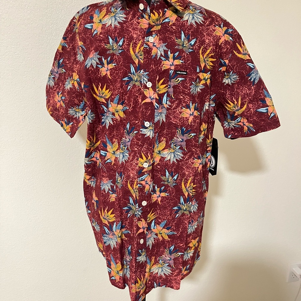 Volcom Tropical Beach Print Maroon Men’s Vacation Shirt Sz M‎